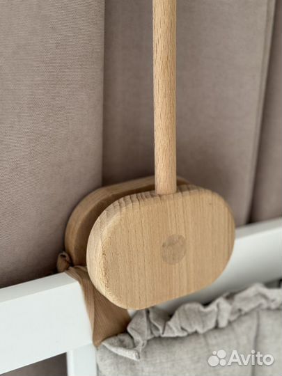Мобиль на кроватку деревянный