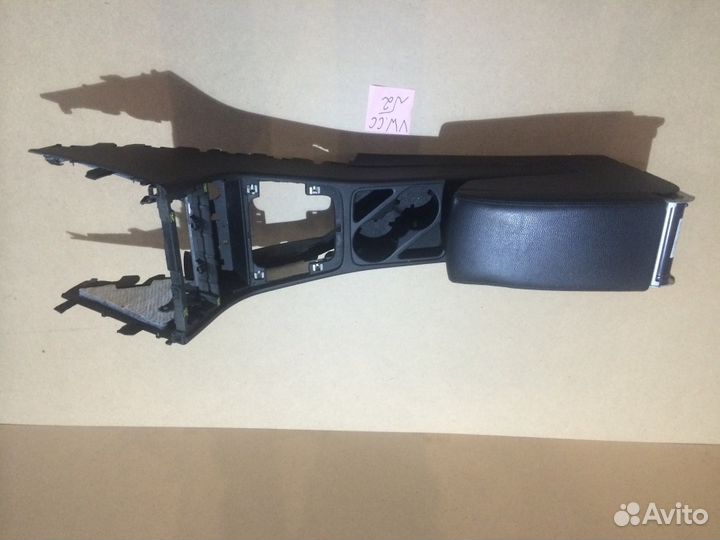 Консоль Volkswagen Passat CC