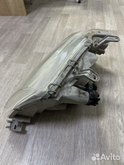 Фара передняя правая toyota probox