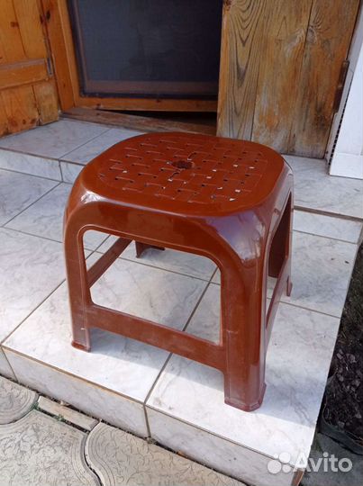 Табурет пластиковый