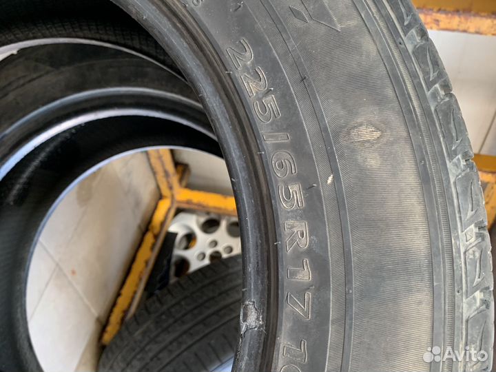 Kumho Crugen Premium KL33 225/65 R17 102V