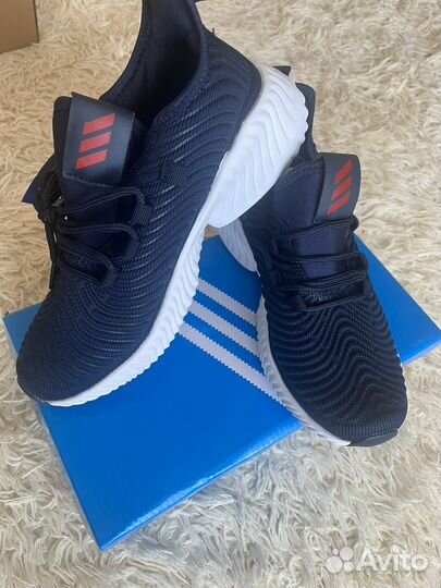 Кроссовки женские adidas