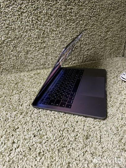 Apple MacBook Pro 13 inch 2017