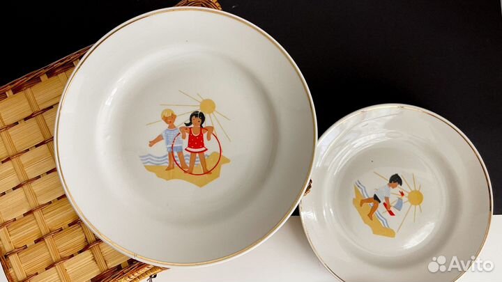 Тарелка детская коллекционная фарфор Рига