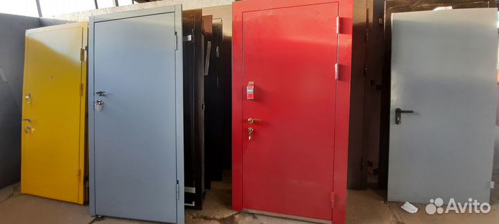 Дверь стальная с порошковым покрытием