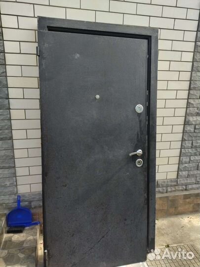 Дверь входная металлическая
