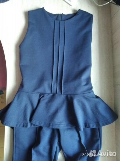 Школьная форма для девочки (брючный костюм)