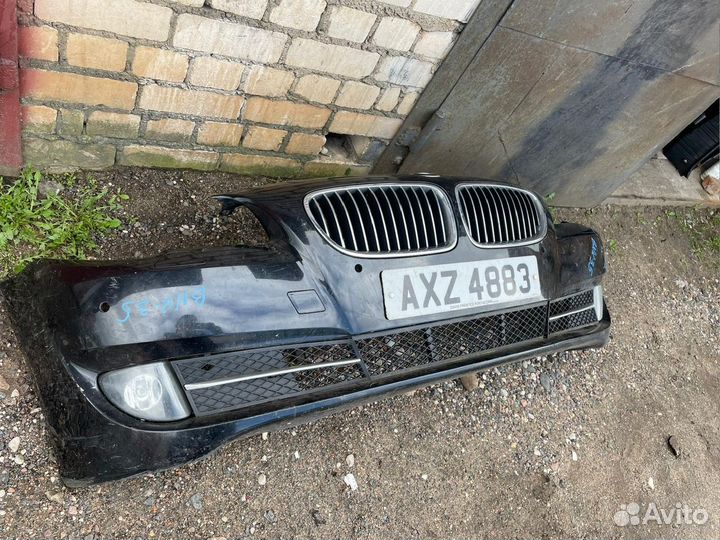 Продам передний бампер BMW F10 дорест цвет Schwarz