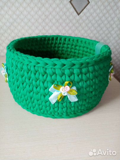 Вязаная интерьерная корзинка