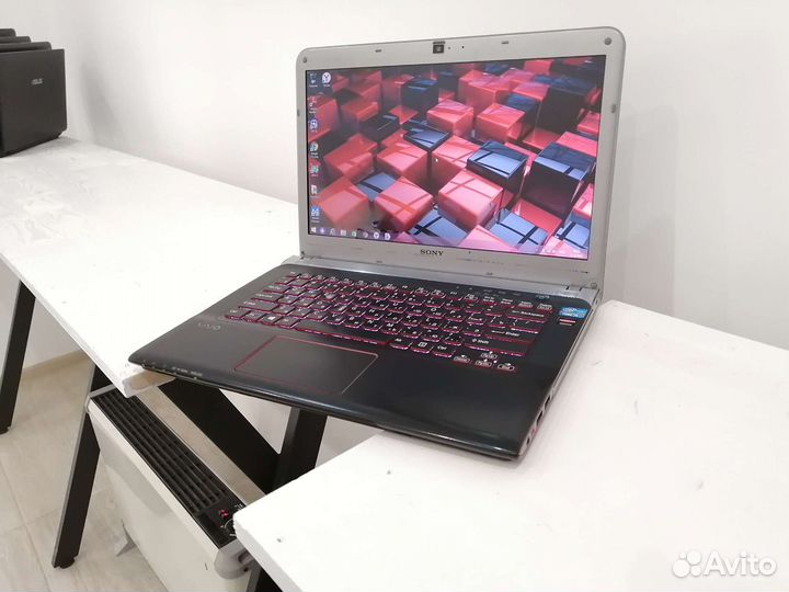 Ноутбук Sony i5 / HD7670 / 8GB / 120SSD