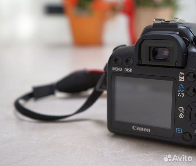 Зеркальный Canon EOS 1000D kit (пробег 9900)