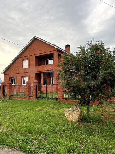 Дом 218 м² на участке 12 сот.