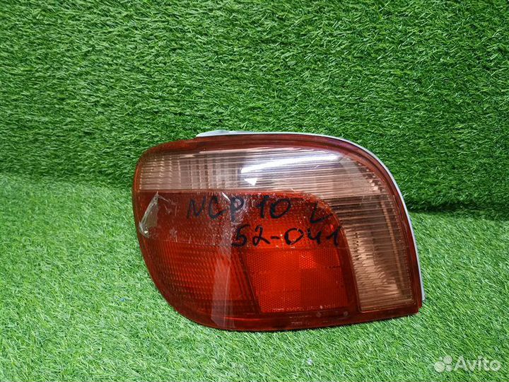 Стоп-сигнал левый Toyota Vitz NCP10