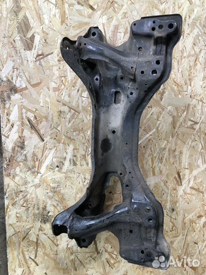 Подрамник передний Honda Civic EK3