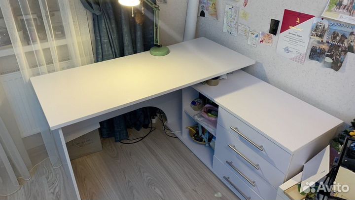 Письменный стол