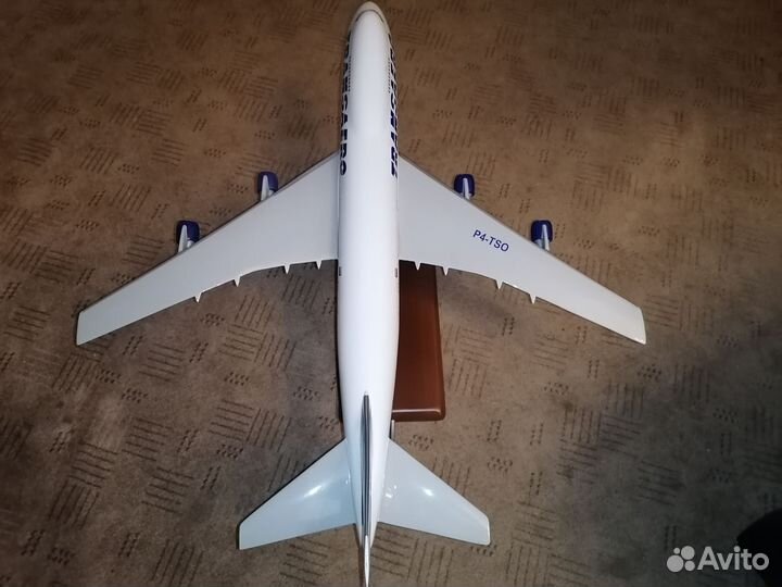 Модель самолета Boeing 747-200