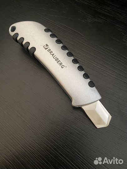 Канцелярский нож Brauberg