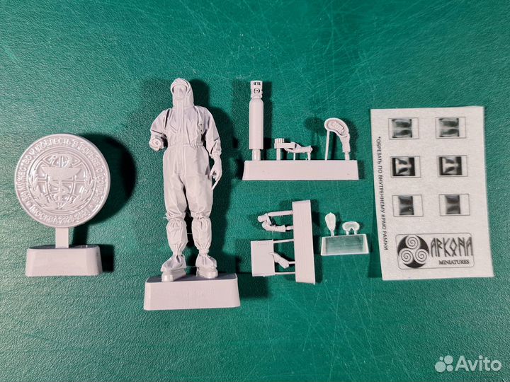 Фигура врач в covid-госпитале, масштаб 1/35
