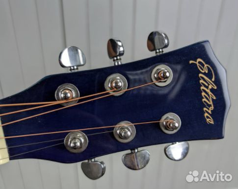 Акустическая гитара