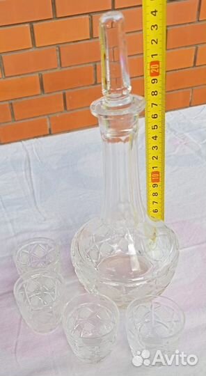 Графин со стопками