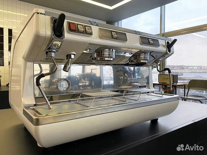 Кофемашина Nuova Simonelli Appia Life II GrS