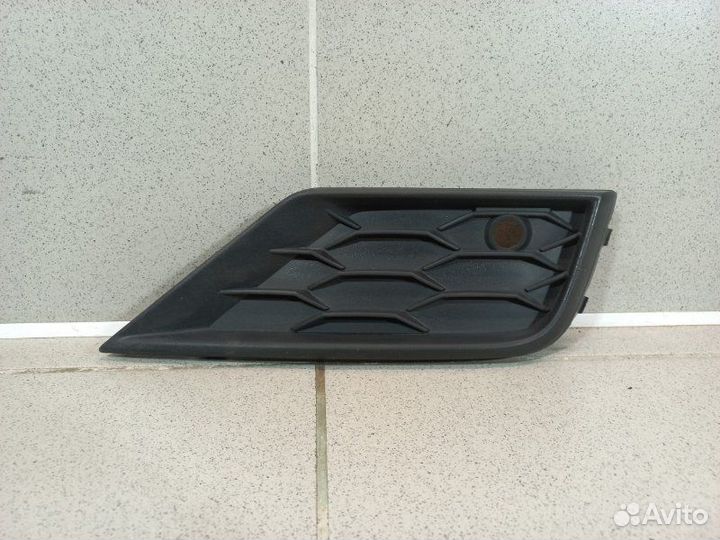 Решетка в бампер правая Volkswagen Tiguan 2