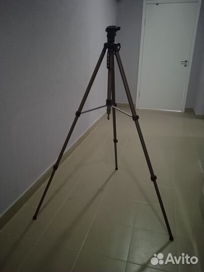 Штатив для фотоаппарата Continent a1