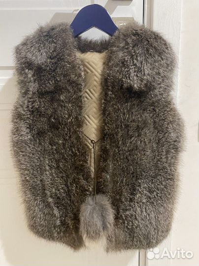 Меховой жилет из кролика для девочки