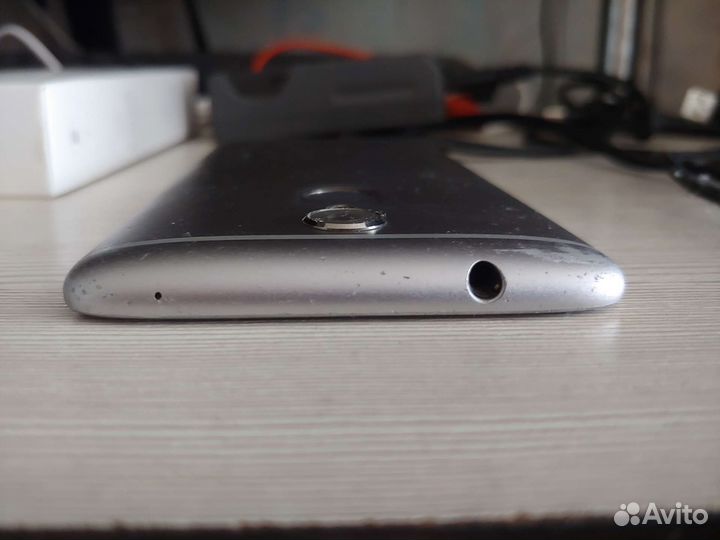 Телефон ZTE Axon 7 mini