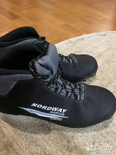 Лыжные ботинки