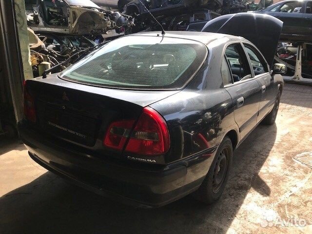 Разбор на запчасти Mitsubishi Carisma