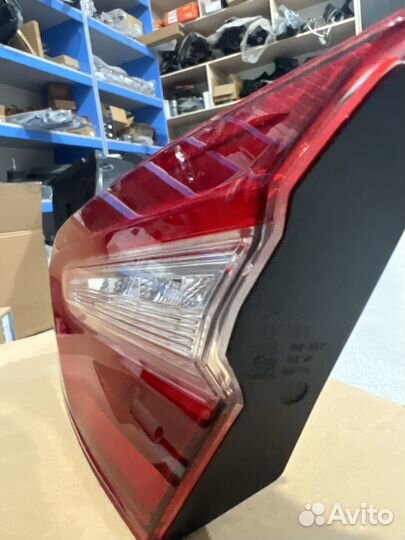 Фонарь внутренний LED задний правый Toyota Camry