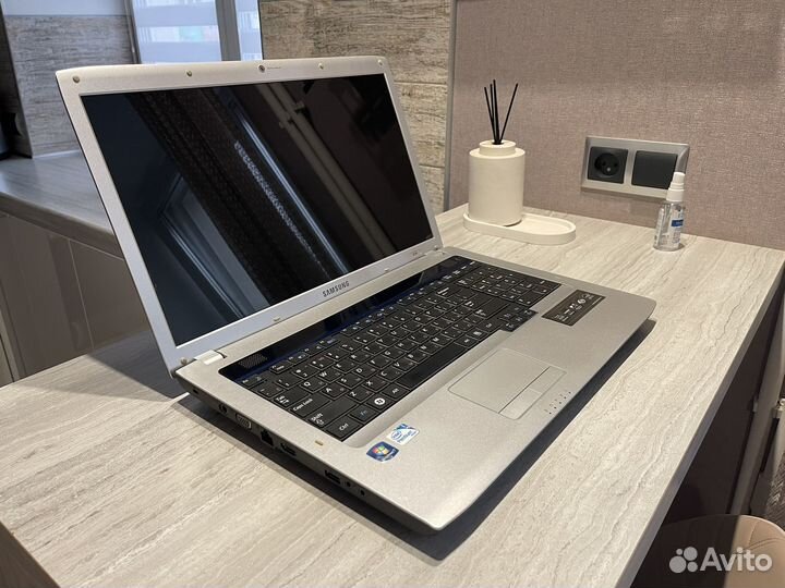 Ноутбук Samsung r730 SSD 6.0Gb Оззу
