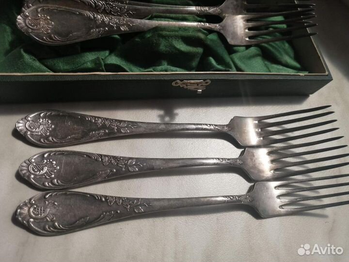 Набор мельхиоровых столовых вилок СССР