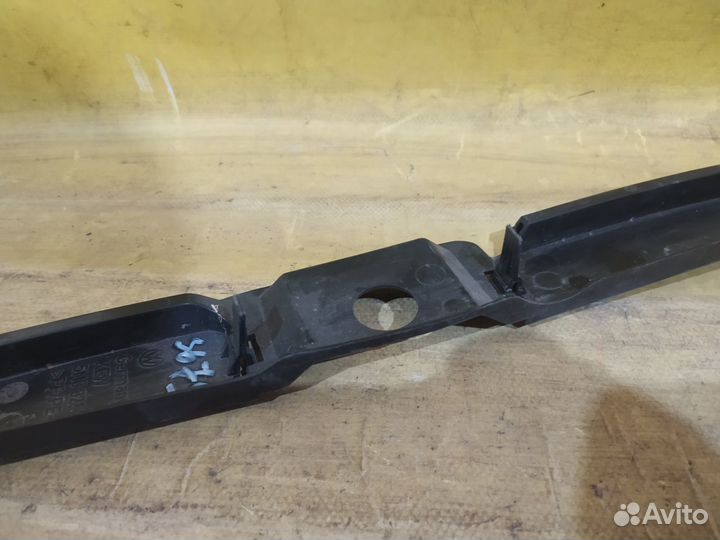 Пыльник крыла правый VW tiguan 1 Фольксваген