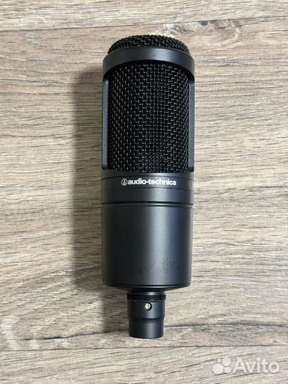 Микрофон студийный Audio-technica AT2020