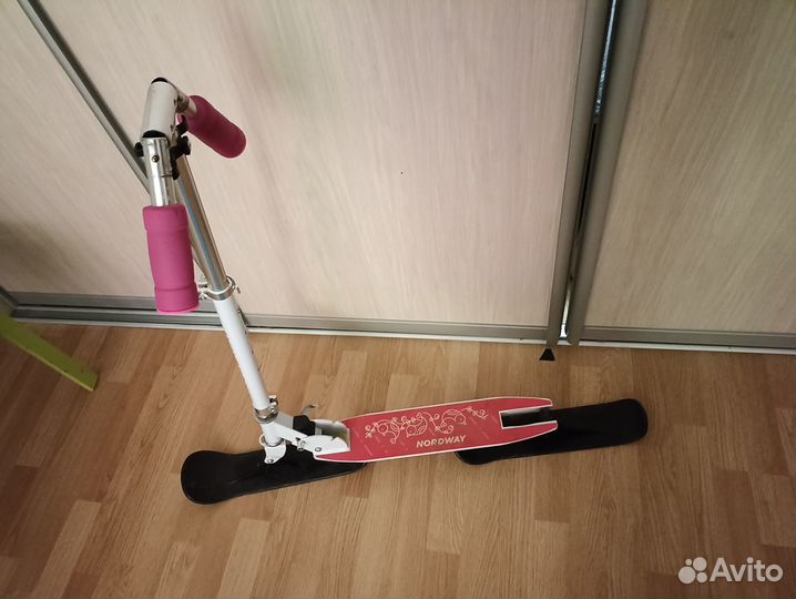 Самокат-снегокат