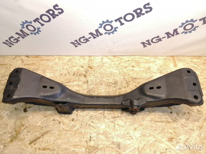 Балка под двс передняя Toyota Mark 2 GX100