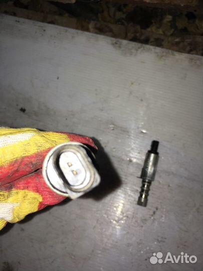 Клапан изменения фаз 06E109257J Audi, Volkswagen