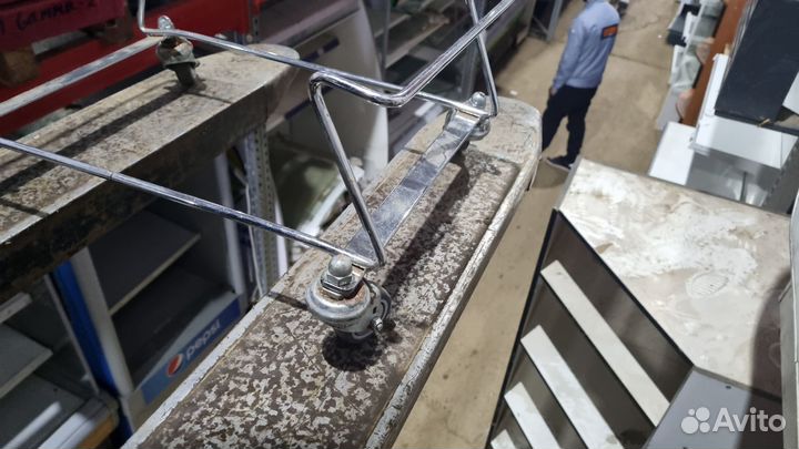 Тележка с колесами под корзины хром