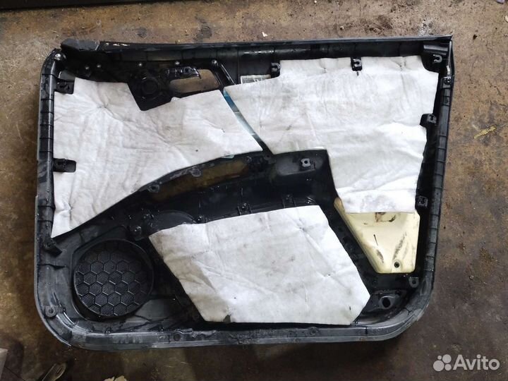 1068002600 Обшивка двери п. лев. Geely Emgrand EC7