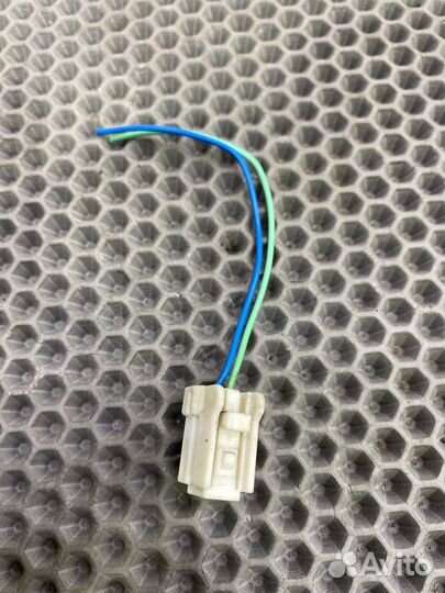 Б/У Фишка динамика (разъем ) Nissan Primera P12