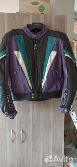 Мотокуртка кожаная женская р. 48-50