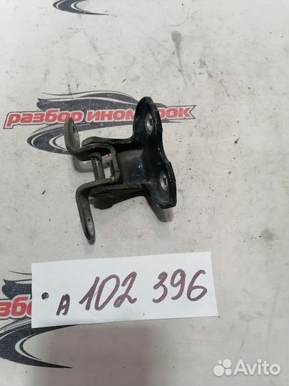 Петля двери задней правой верхняя Toyota Camry GSV