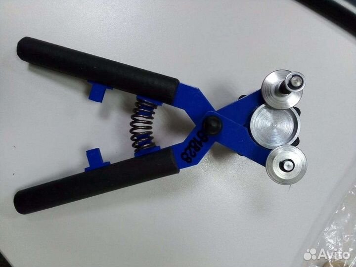 Укупорщик для алюминиевого колпачка сп-28-31 