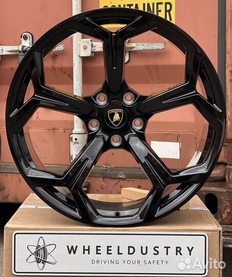 Кованые диски Lamborgini Urus R23