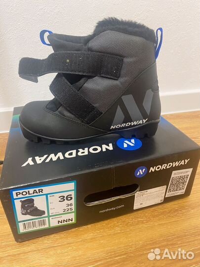 Продам беговые лыжи с креплениями, ботинки