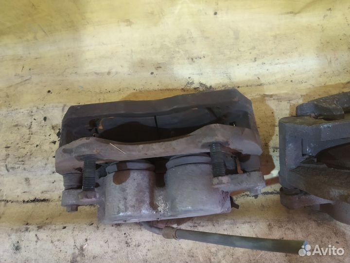 Суппорт тормозной задний Cadillac SRX 2003-2009