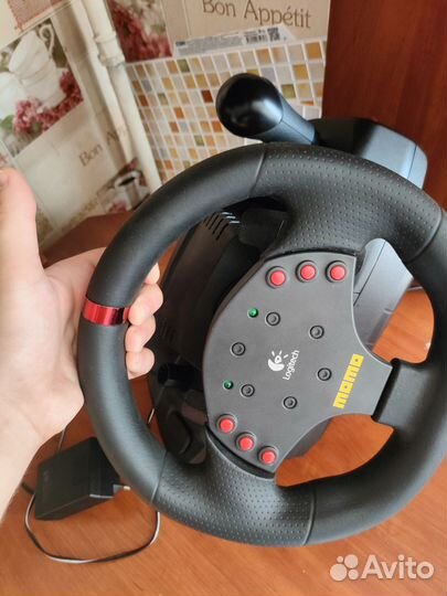 Игровой руль logitech momo racing