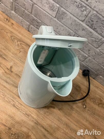 Чайник Hotpoint WK 22M MDO